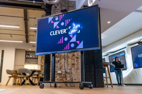 Monitor Interaktywny Clevertouch IMPACT MAX 8GB 86" VAT 0% Monitor Interaktywny Clevertouch IMPACT MAX 8GB 86" VAT 0%