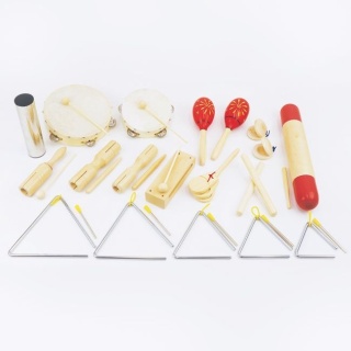 INSTRUMENTY PERKUSYJNE W TORBIE - 19 SZT.
