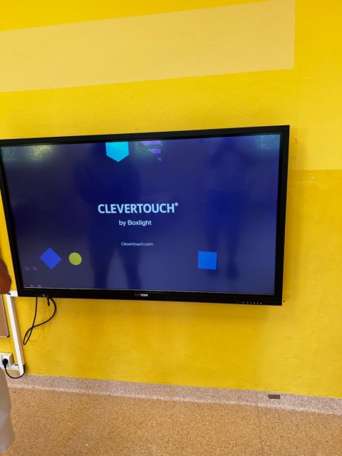 Clevertouch LUX Mini EDLA OPS - modernizacja monitora interaktywnego z Android 13